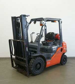 LPG Forklifts 2016  Toyota 02-8FGF20 (1)
