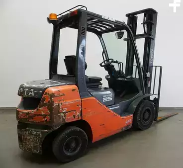 Dízel targoncák 2017  Toyota 02-8FDF25 (2)