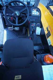 Wózki teleskopowe sztywne 2021  JCB 531-70 STAGE V (3)