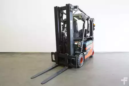 El truck - 4 hjulet 2020  Linde E 25 ION 387 (1)