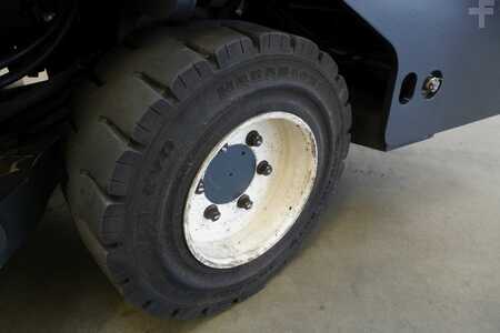 Retratil de 4 vias 2011  Combilift C5000XL (7)