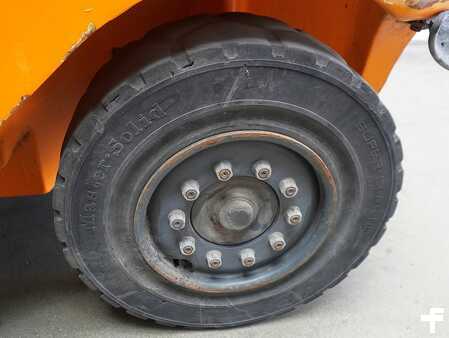 Wózki gazowe 2006  Still R70-45T (7)