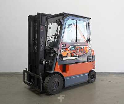Electric - 4 wheels 2010  Toyota 7FBMF25 (1)