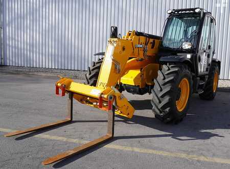 Dieselový VZV 2023  JCB 535-95 (1)