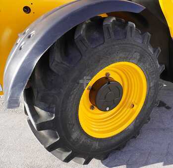Dieselový VZV 2023  JCB 535-95 (7)