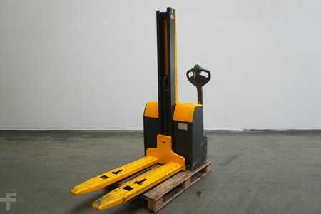 Magasemelésű béka 2015  Jungheinrich EMC 110 RK (2)