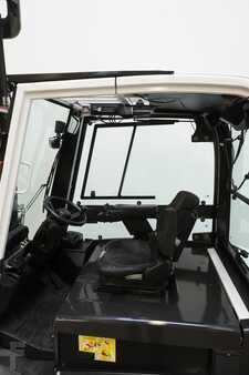 Elektromos 4 kerekű 2015  Nissan G1Q2L30Q (3)