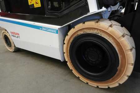 Elektromos 4 kerekű 2015  Nissan G1Q2L30Q (8)