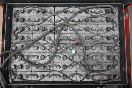 Tahač 2012  Linde P 250 127-05 (5)