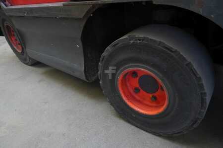 Tahač 2012  Linde P 250 127-05 (7)