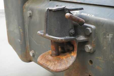 Tahač 2012  Linde P 250 127-05 (8)