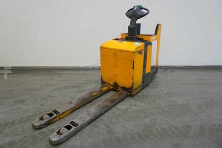 Stacker stå på 2012  Jungheinrich ERE120 (2)