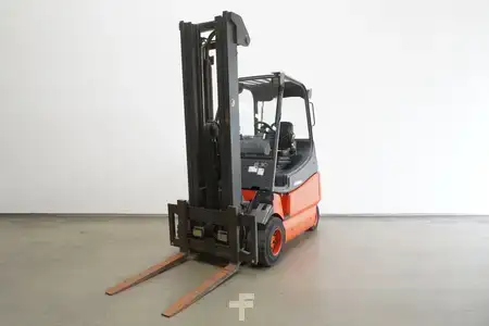 Elektromos 4 kerekű 2006  Linde E 30/600 336-02 (1)