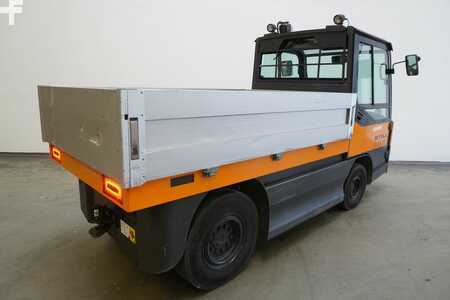 Schlepper 2018  Still R08-20 127 (2)