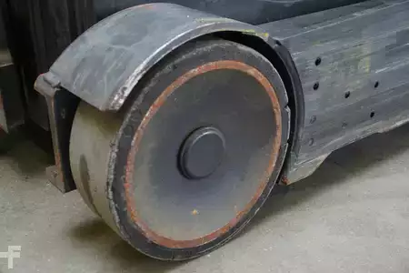 Chariots à mât rétractable 2017  Linde R 16 HD 1120 (7)