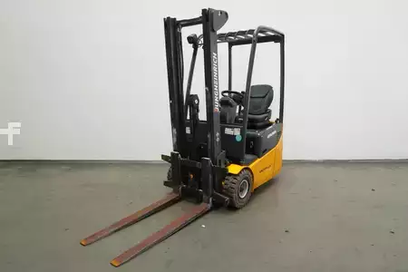 Chariots électriques à 3 roues 2015  Jungheinrich EFG110 K (1)