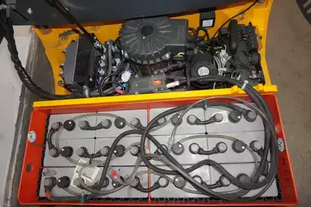 Chariots électriques à 3 roues 2015  Jungheinrich EFG110 K (5)