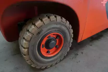 Gázüzemű targoncák 2017  Linde H 18 T EVO 391-00 (5)