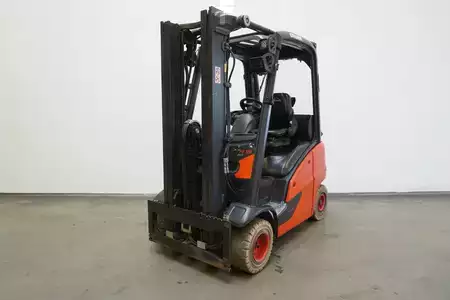 Gázüzemű targoncák 2019  Linde H 18 T EVO 391-00 (1)