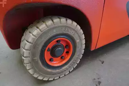 Gázüzemű targoncák 2019  Linde H 18 T EVO 391-00 (5)