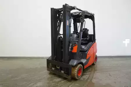 Gázüzemű targoncák 2019  Linde H 18 T EVO 391-00 (1)
