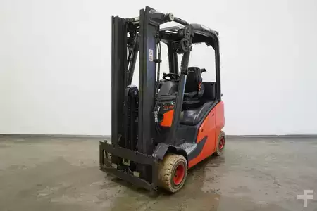 Gázüzemű targoncák 2019  Linde H 18 T EVO 391-00 (1)