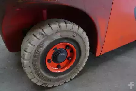 Gázüzemű targoncák 2019  Linde H 18 T EVO 391-00 (5)