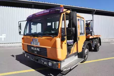 Rebocador - MAN 10.220 4X4 BB L2000 (1)