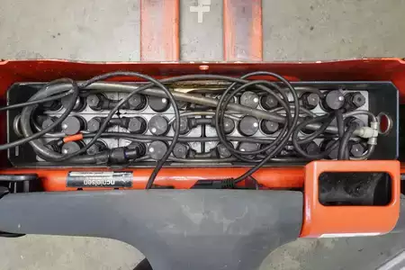 Electric Pallet Trucks 2021  Linde T 16 1152 (4)