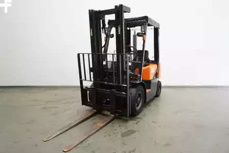 Dieselstapler 2009  Doosan D25G (1)