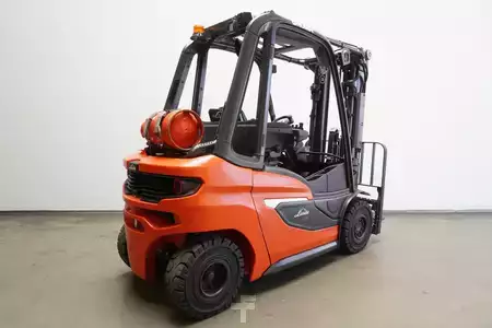 Gázüzemű targoncák 2023  Linde H 25 T 1202 (2)