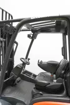 Gázüzemű targoncák 2023  Linde H 25 T 1202 (3)