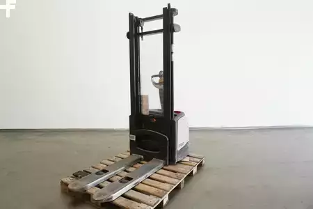 Pallestabler 2015  Crown WF 3000-1.2TL (2)