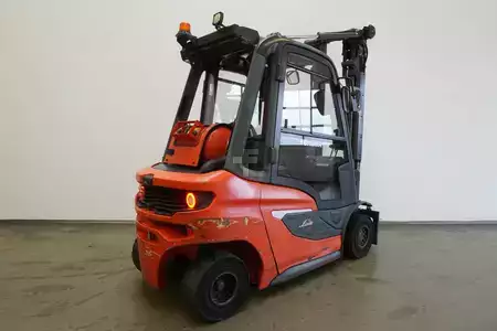 Treibgasstapler 2022  Linde H 25 T 1202 (2)