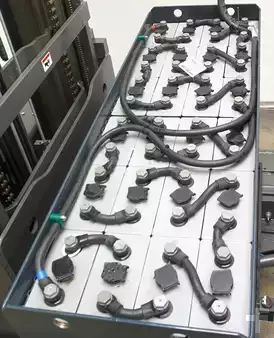 Rækketruck 2024  Linde R 25 F 8923 (6)
