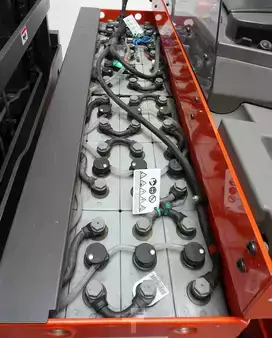 4-kierunkowe Reach Trucki 2021  Linde R 25 F 8923 (5)