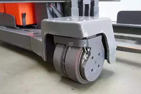 4-kierunkowe Reach Trucki 2021  Linde R 25 F 8923 (7)