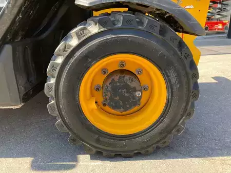 Sollevatori telescopici rigidi 2021  JCB 525-60HI-VIZ (7)