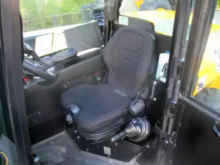 Teleskopstapler-Starr 2022  JCB 516-40 (5)