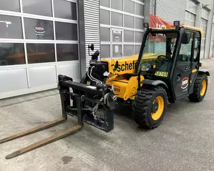 Telescopic forklift rigid 2022  JCB 525-60 (1)