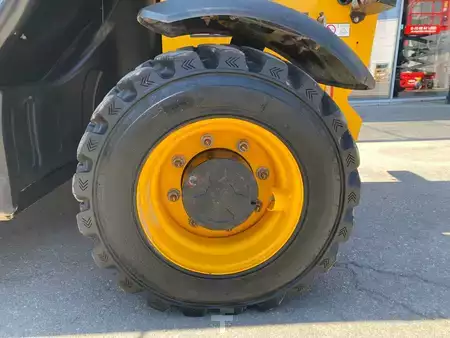 Sollevatori telescopici rigidi 2021  JCB 525-60HI-VIZ (7)