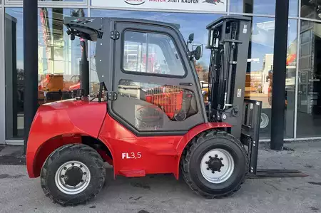 Terrenggående gaffeltruck 2025  Magni FL3,5 (3)