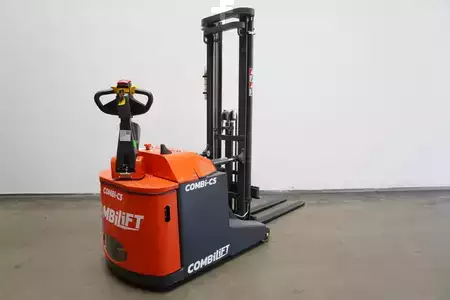 Stapelaars 2025  Combilift CS1250 (1)