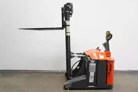 Stapelaars 2025  Combilift CS1250 (3)