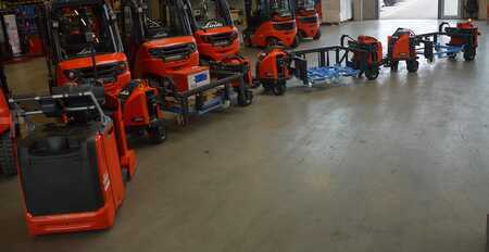 Traktor Linde Factory Train FT10