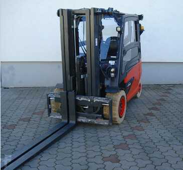 Chariots électriques à 4 roues 2019  Linde E40/600L (9)