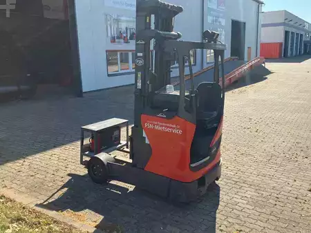 Carretilla retráctil 2019  Linde R14G (4)