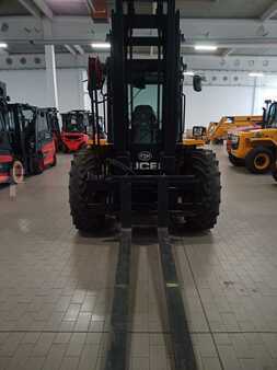 JCB GELAENDESTAPLER 940