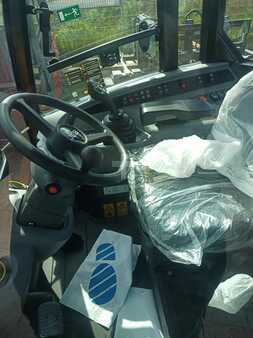 Autres 2023  JCB JCB 407 (13)