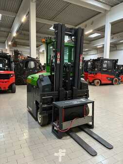 Čtyřcestný vysokozdvižný vozík 2023  Combilift CBE3000 (2)